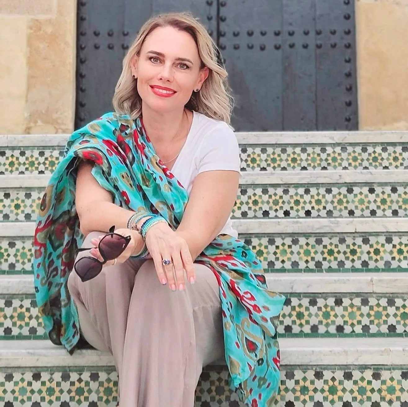 Dr. Iulia Teodorescu